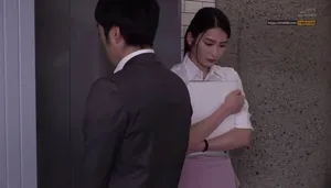 Em thư ký bất hạnh bị cấp trên bắt vào nhà nghỉ phục vụ đối tác